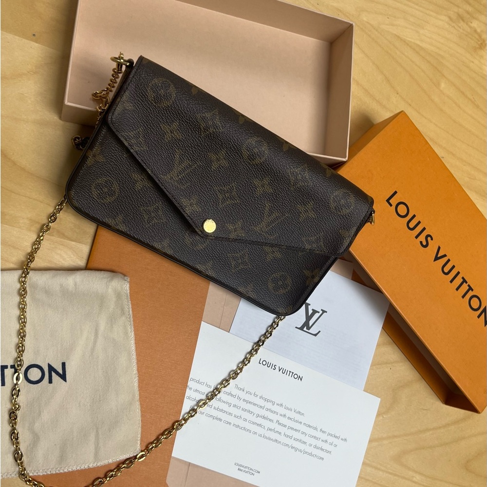 SOLD ‼️ Louis Vuitton Felicie Pochette